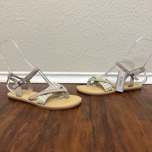 NWT TOMS Lexie Strappy Sandals Oxford Tan Heritage Canvas/Diamond Tribal - Picture 2 of 10